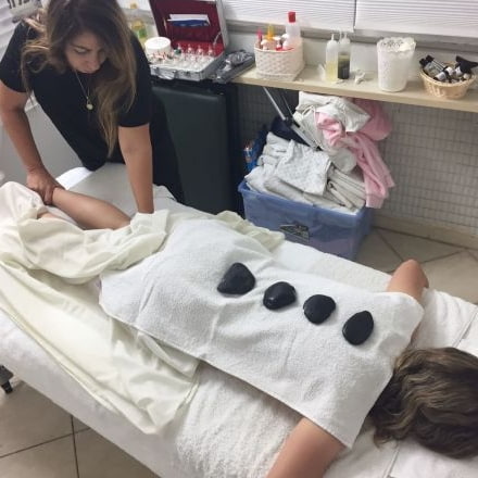 מטפל/ת בכוסות רוח - זהבה כספי